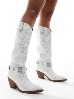 Azalea Wang sz.7 Bavani embroidered Bridal Rhinestone western boots